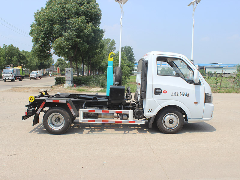 東風(fēng)汽油途逸SCS5030ZXXEQ6車廂可卸式垃圾車