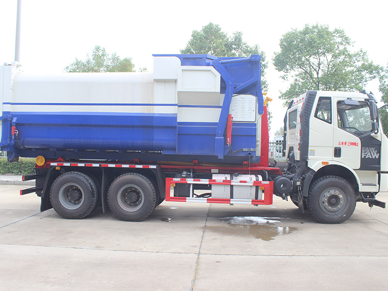 解放后八輪SCS5252ZXXCA6車(chē)廂可卸式垃圾車(chē)