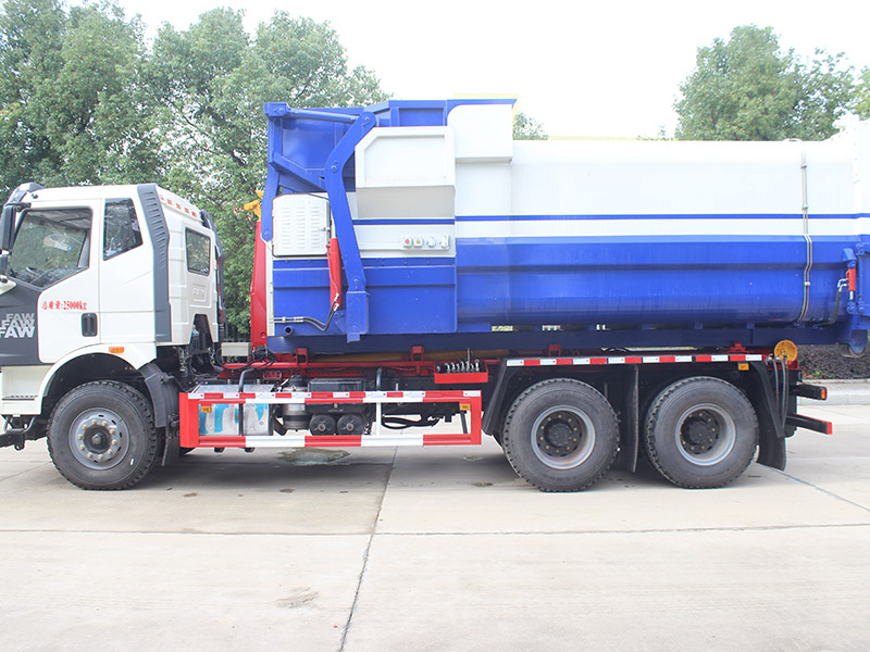 解放后八輪SCS5252ZXXCA6車(chē)廂可卸式垃圾車(chē)