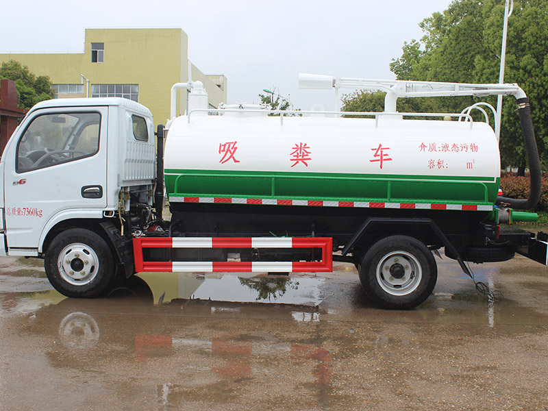 東風(fēng)多利卡5方吸糞車