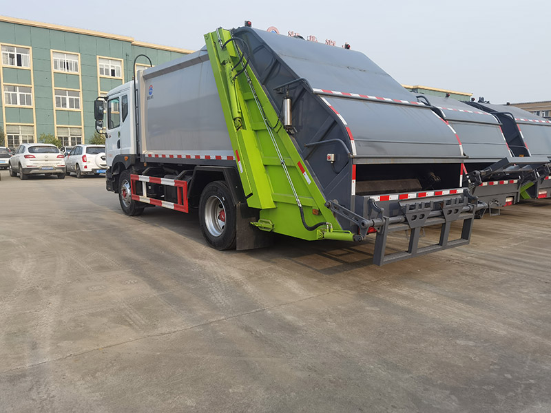 東風(fēng)多利卡10-12方D9壓縮垃圾車