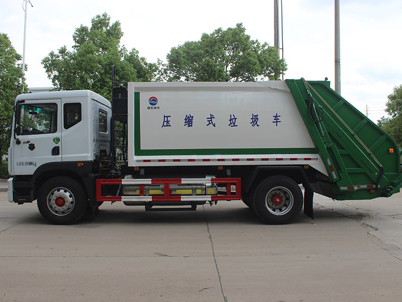 東風多利卡天然氣D9底盤12方壓縮垃圾車