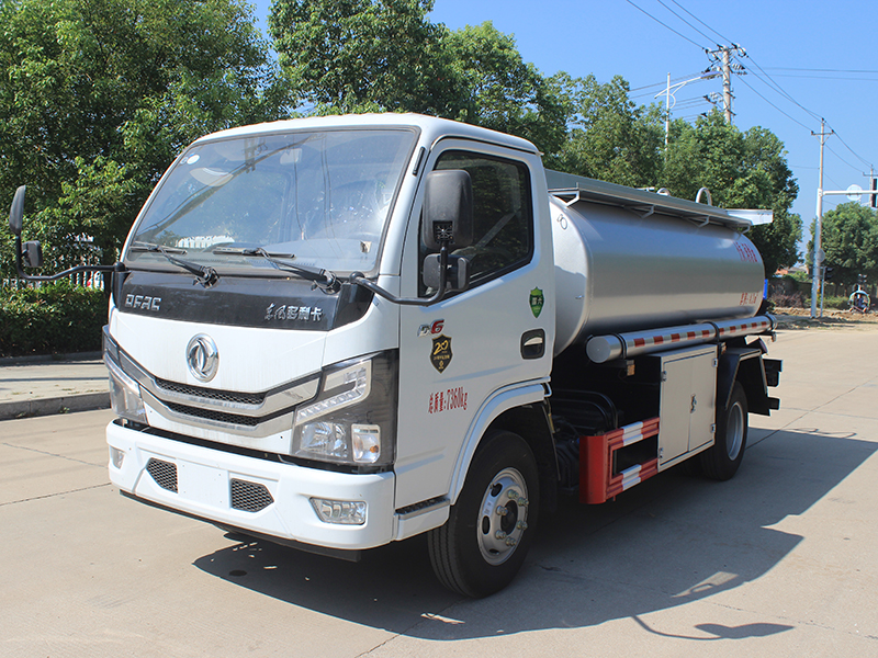 東風(fēng)多利卡4.3立方SCS5070GPGEQ6普通液體運(yùn)輸車