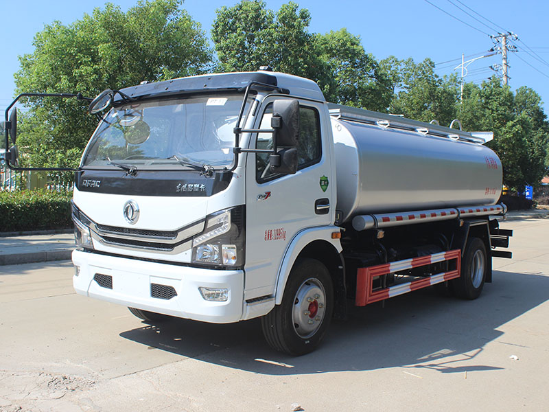 東風(fēng)多利卡8立方SCS5120GPGEQ6普通液體運(yùn)輸車