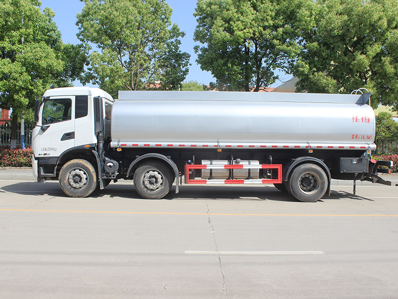 東風(fēng)天錦16.9立方SCS5251GSYDFH6食用油運(yùn)輸車