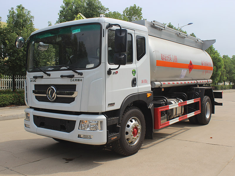 東風(fēng)D9多利卡13.2立方SCS5180GRYEQ6易燃液體罐式運(yùn)輸車