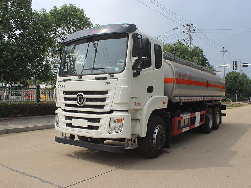 東風(fēng)隨專18.2SCS5260GRYEQ6易燃液體罐式運(yùn)輸車