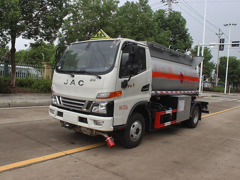 江淮駿鈴4.66立方SCS5071GRYHFC6易燃液體罐式運(yùn)輸車