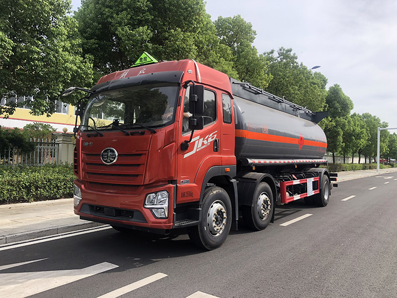 解放20立方SCS5264GRYCA6易燃液體罐式運(yùn)輸車