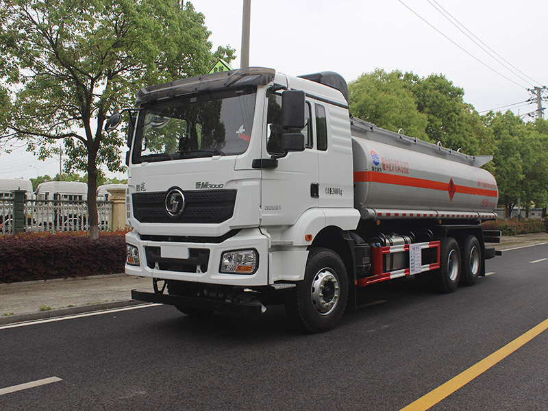 陜汽德龍18立方SCS5263GRYSX6易燃液體罐式運(yùn)輸車