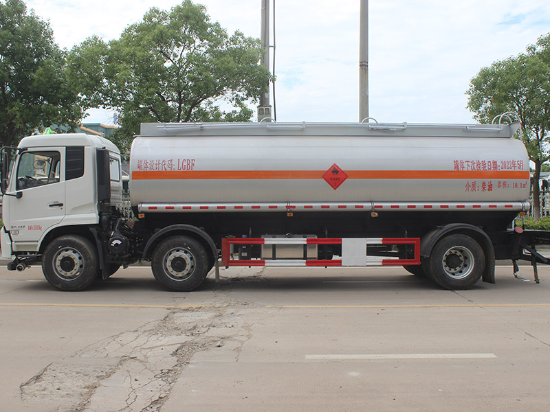 東風(fēng)天錦18.1立方SCS5262GYYDFH6運油車