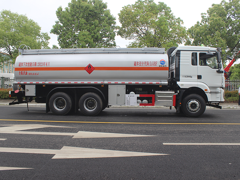 陜汽德龍20立方SCS5265GYYSX6運(yùn)油車
