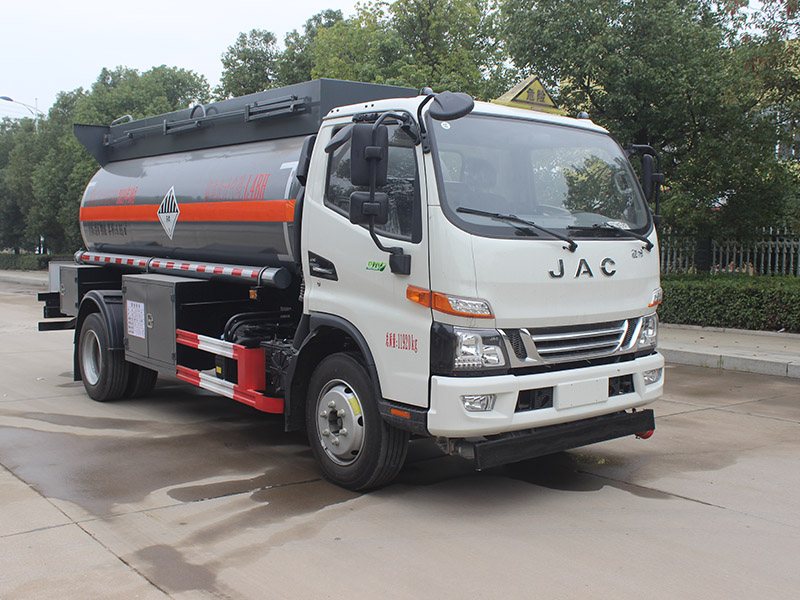 江淮駿鈴6.85立方SCS5120GZWHFC6雜項危險物品罐式運(yùn)輸車